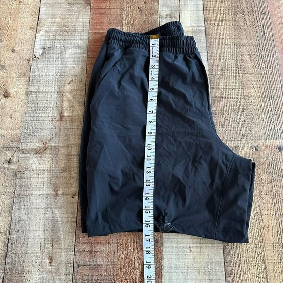 Lululemon Mens lined shorts in black 7" -L - Picture 8 of 9